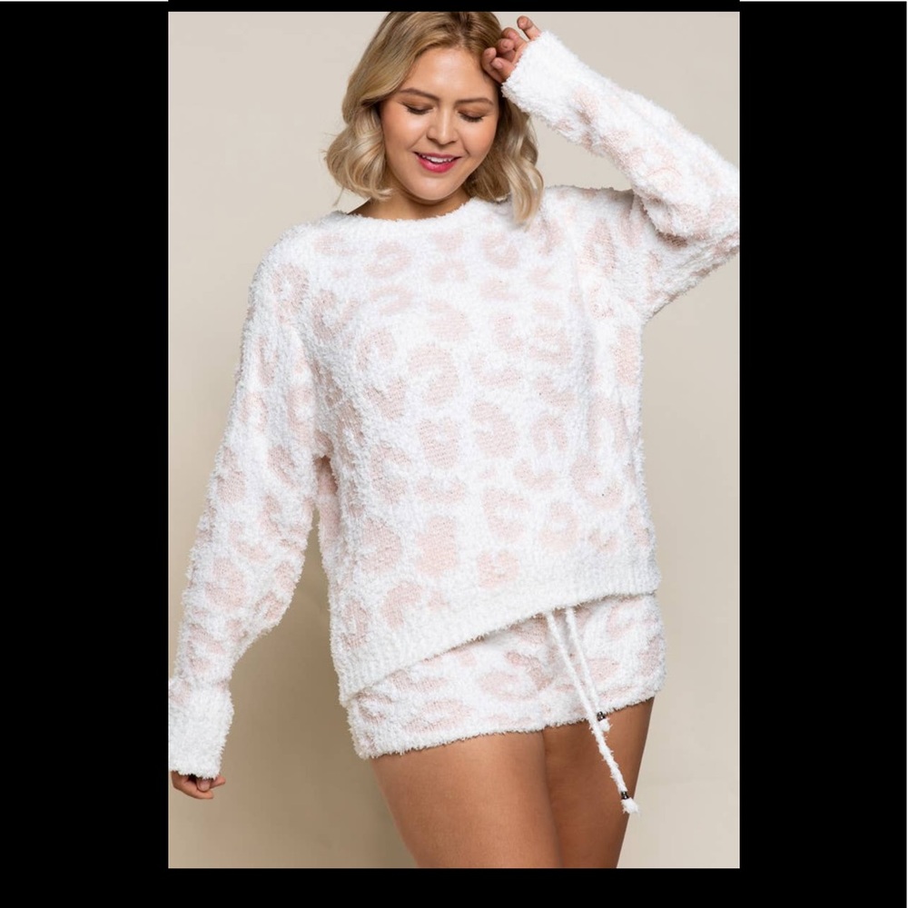 Cozy It Up With Leopards Set
